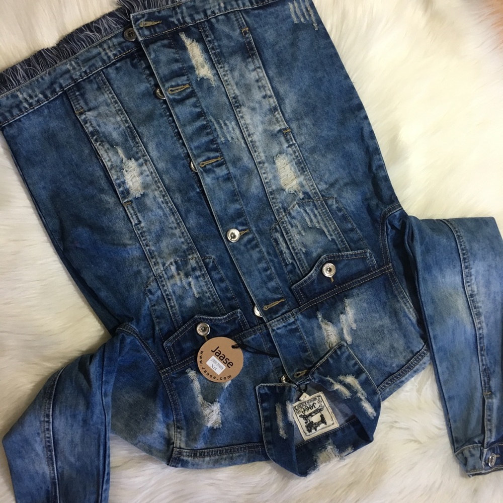 Bohemian Oversized frayed Denim Jacket - Picture 9 of 16